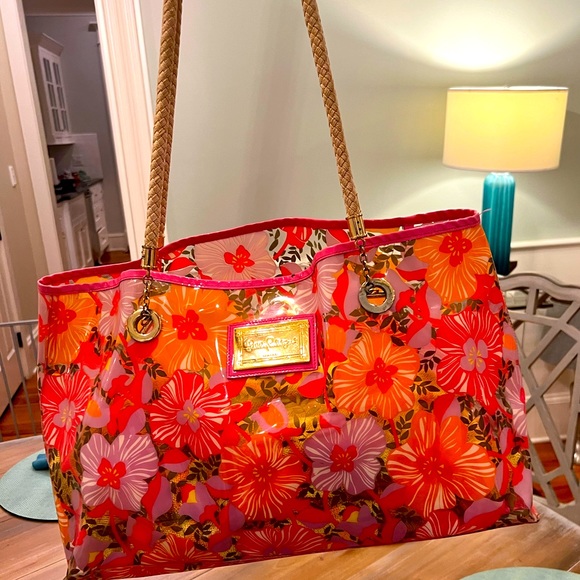 Lilly Pulitzer Party Tote - Pink florals. Fairly great condition! - Picture 1 of 4